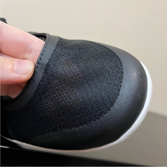 Lands’ End Mary Jane Water Shoes - Picture 8 of 11